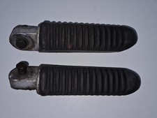 SUZUKI GSX 600 F AJ FUßRASTEN FUßRASTENANLAGE HINTEN RASTEN BEIFAHRER FUßSTÜTZEN