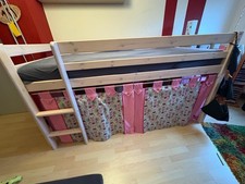 Hochbett mit Kuschelhöhle