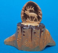 Hirsch geschnitzt  in