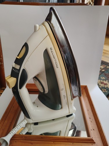 Rowenta iron 1750w - rowenta, model