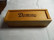 Domino Spiel in Holz Kiste