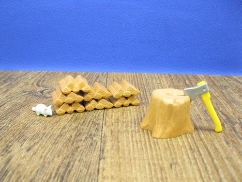 Holzstapel axt baumstumpf maus - holzstapel,