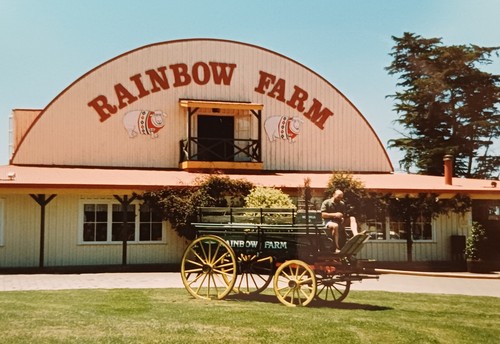 Rainbow farm mit historischem - farm,