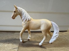 Schleich Pferd Achal Tekkiner Hengst Palomino Spielfigur
