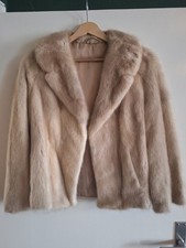 Nerzmantel / Echtpelzmantel /