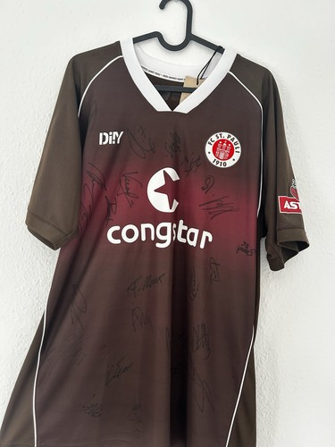 Unterschriebenes pauli - fc, st.