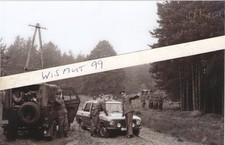 KVP-Foto Volkspolizei DDR Oldtimer UAZ Jeep als Funkstation PKW Lada der VP