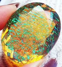 Großes Monarch Feueropal