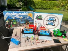 Playmobil 4005 Eisenbahn Personenzug Lok, 2+1 Personenwagen, 12+2 Gleise, Trafo