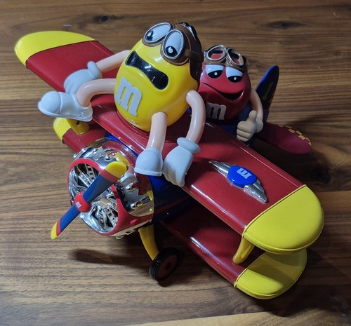 Spender als flugzeug - m&m,