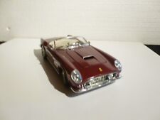 Ferrari  1:18 - 250 GT California Spyder -  Hot Wheels - weinrot - aus Sammlung