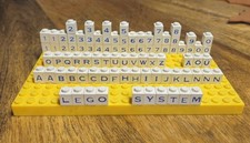 LEGO System 234 ABC Steine Vintage 60er Jahre + Beschriftungs Steine  in Vitrine