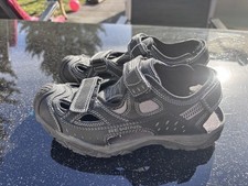 Neue Outdoor-Sandalen Gr. 39