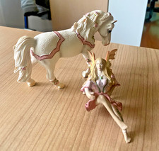 Schleich Pferd mit Elfe als Reiterin, sehr schöne Rosen-Verzierungen