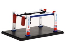 Hebebühne / Four post Lifter   - BFGoodrich - Greenlight 1:64