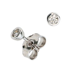 1 Paar Ohrstecker mit Diamant