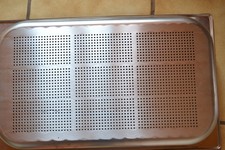  GN Behälter gelocht