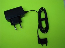 Original Sony Ericsson CST-75  Charger Ladegerät Ladekabel  Output: 4,9V - 700mA