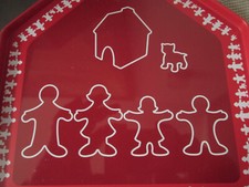 TCM Tchibo Ausstechformen Set Lebkuchen Figuren mit Katze + Metalldose Haus rot