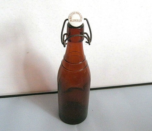 Alte flasche bierflasche der - bierflasche,