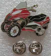 Pin Anstecker Piaggio Vespa MP 3 / MP3 rot red Motorrad Scooter Moto Art. 1102