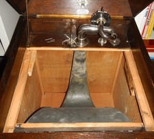Antiker Grammophon Schrank  Standgerät ca. 1925, Grammofon spielt