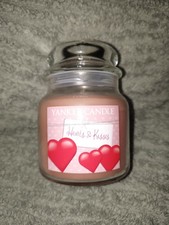 Yankee Candle Hearts & Kiss 411g Duftkerze 2016