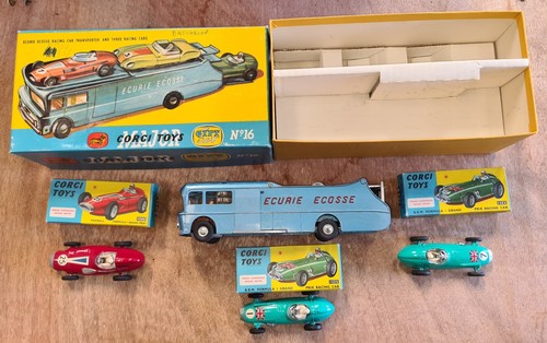 Corgi major gift set - gift, ecurie