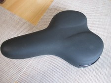 Fahrradsattel SELLE ROYAL NUVOLA TOP incl Befestigung Halterung PU Polster TOP