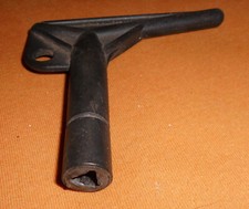 8mm  Dreikant Schaltschrank-Schlüssel   Plastik aussen 15,5mm