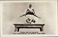 Foto Grätsche über den Sprungtisch, Fritz Messerschmidt, Tbd.... - 10688916