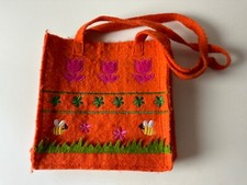 Kindertasche mit Blumen aus Filz orange Bienen Tulpen Karstadt Frühling Tasche