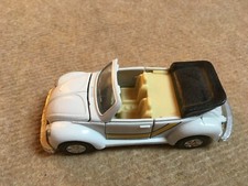 Volkswagen VW Käfer Cabriolet 1302 TT 101 weiß Scale 1/36