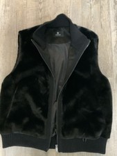 Aigner Weste Fellimitat in schwarz. Größe M