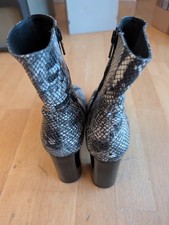 1 Paar coole Stiefeletten