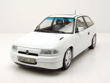 Opel Astra GSi 1991 weiß Modellauto 1:18 Norev