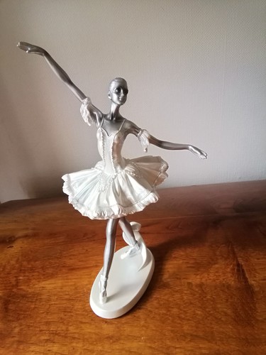 Elegante porzellanfigur - elegante,