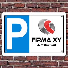 Parkschild mit Firmenlogo