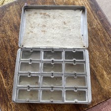 Vintage Allcocks & Co Ltd Metall 12 Fächer Fliegenbox Angeln gefedert