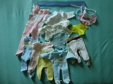 Konvolut für Babypuppen 60-70er Jahre Strampler Jäckchen Hosen, viel Handarbeit!