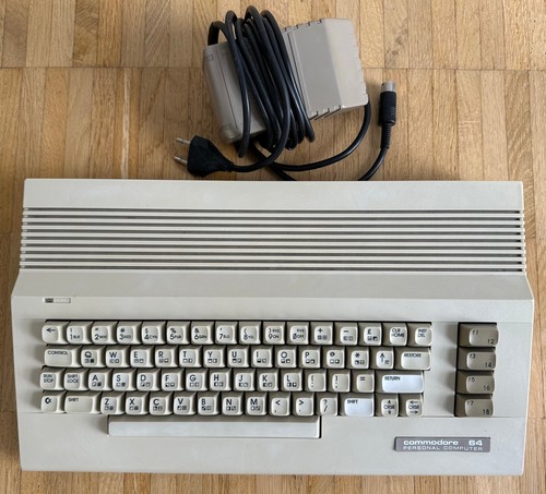 Commodore c64 c64c - commodore, (sid8580)