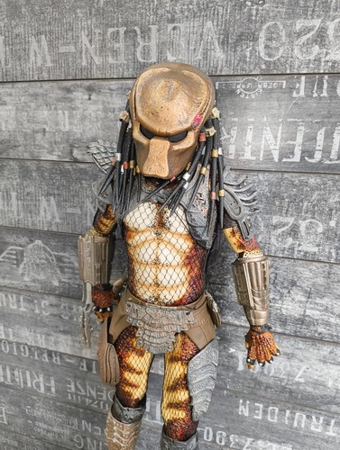 Predator figur 45cm led - predator, maske