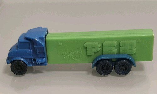 Vintage pez spender dispenser - pez,