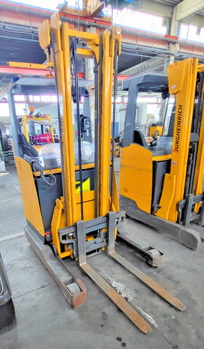 Jungheinrich - ,