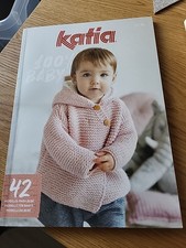 Verschiedene Anleitungshefte zum Stricken und Häkeln für Kinder