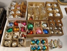 61 alte Weihnachtskugeln