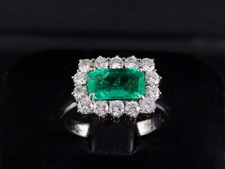 Funkelnder Smaragd Brillant