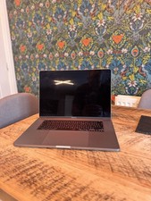 Apple MacBook Pro 16" i7 16GB