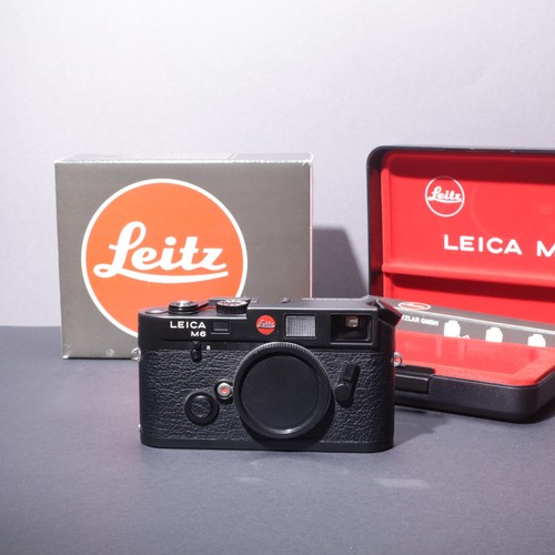Leica rangefinder camera - m6,