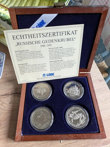 Russische gedenkrubel - x,